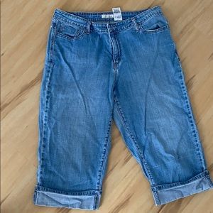 Levi’s 515 capris
